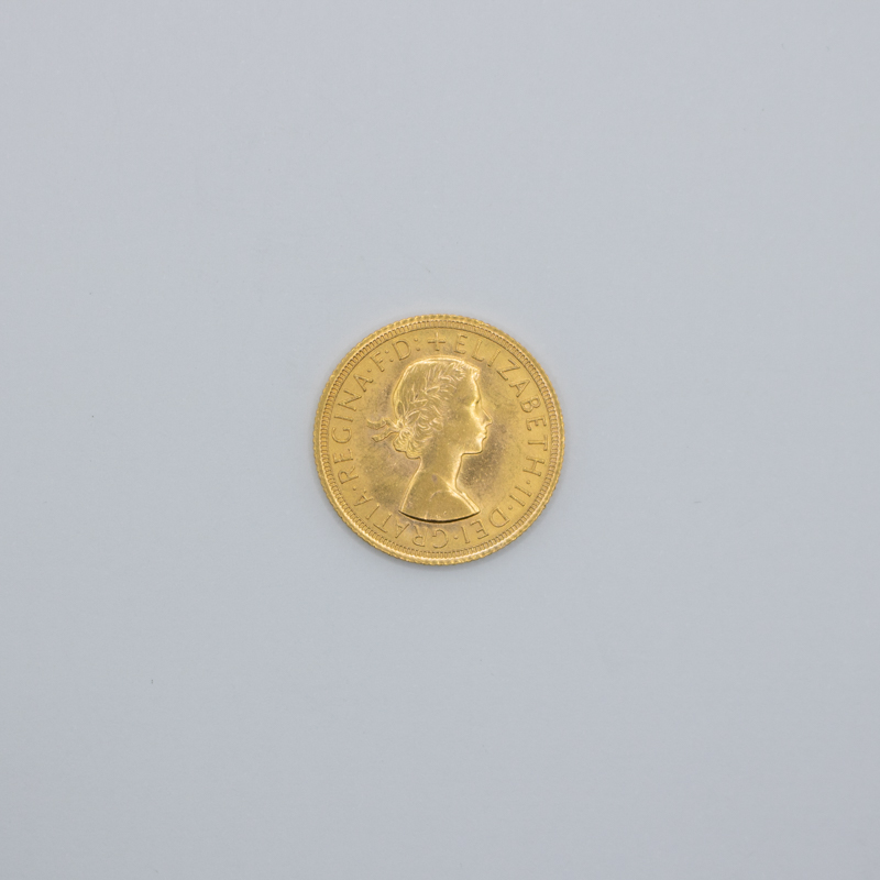 Libra em Ouro, com retrato da rainha Elizabeth II. Feita no ano de 1966.