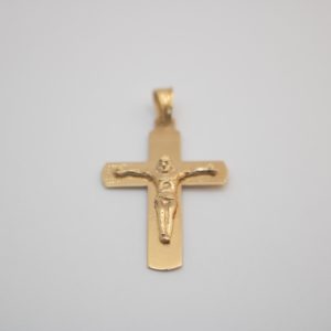 Crucifixo com imagem em ouro 19.2k.